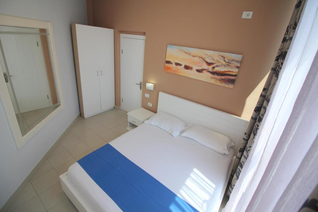 Portafortuna Apartments Sarande Exterior photo